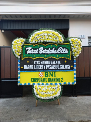 Papan Bunga Duka di Tajinan